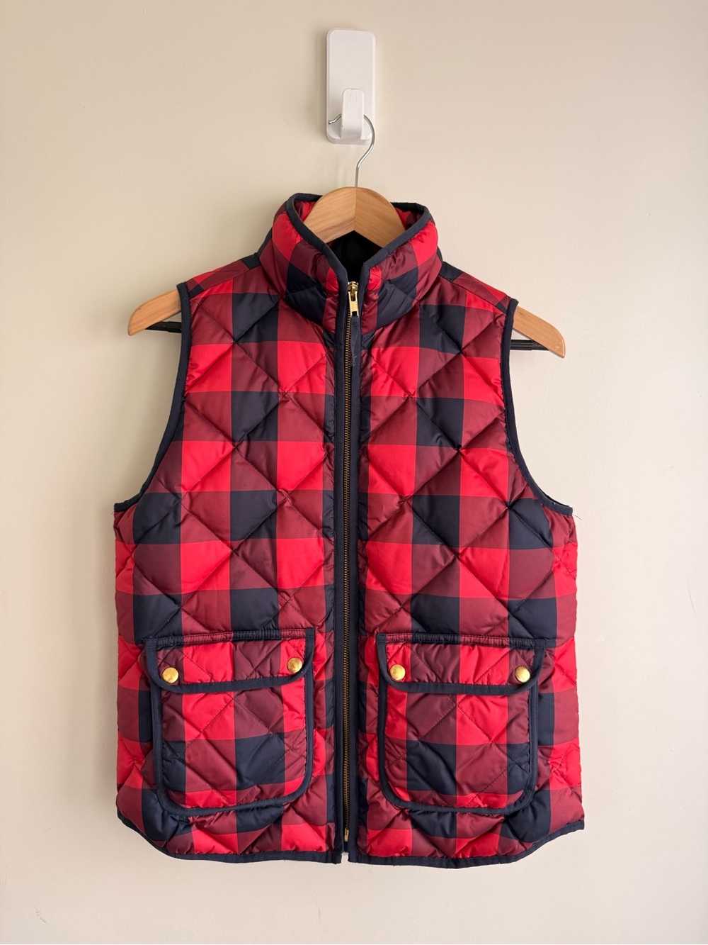 J. Crew Women’s Quilted Red and Navy Buffalo Plaid Puffer Vest Size S